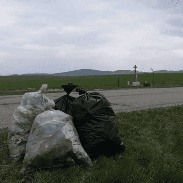 Odpad na zemi se sám do koše nevyhodí. Potřebuje někoho, kdo ho zvedne a do toho koše, nebo pytle vyhodí. A to můžete být i vy. Do úklidu se dobrovolníci […]